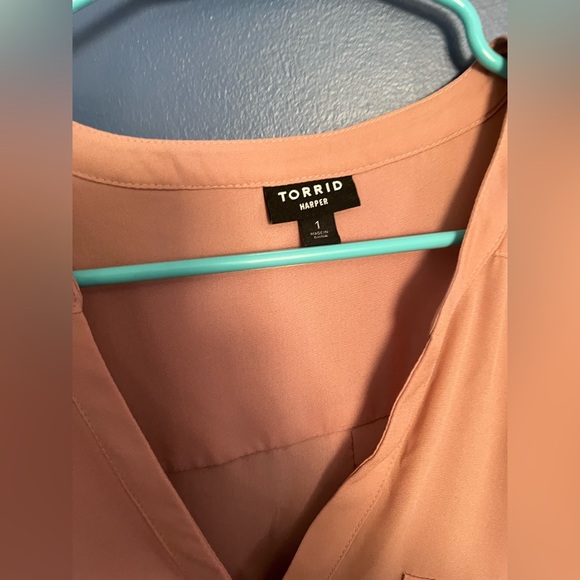 Torrid Beige Pink Harper Blouse - plus size 1X - Picture 3 of 3